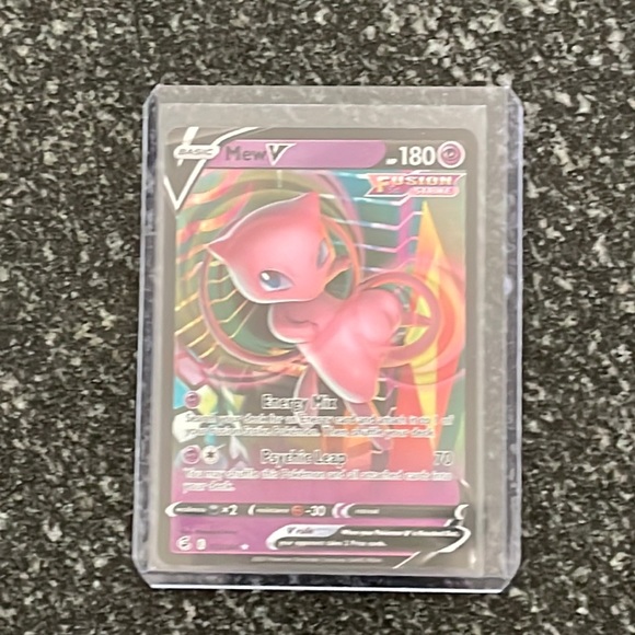 2021 Pokémon Fusion Strike Mew V - Picture 1 of 2